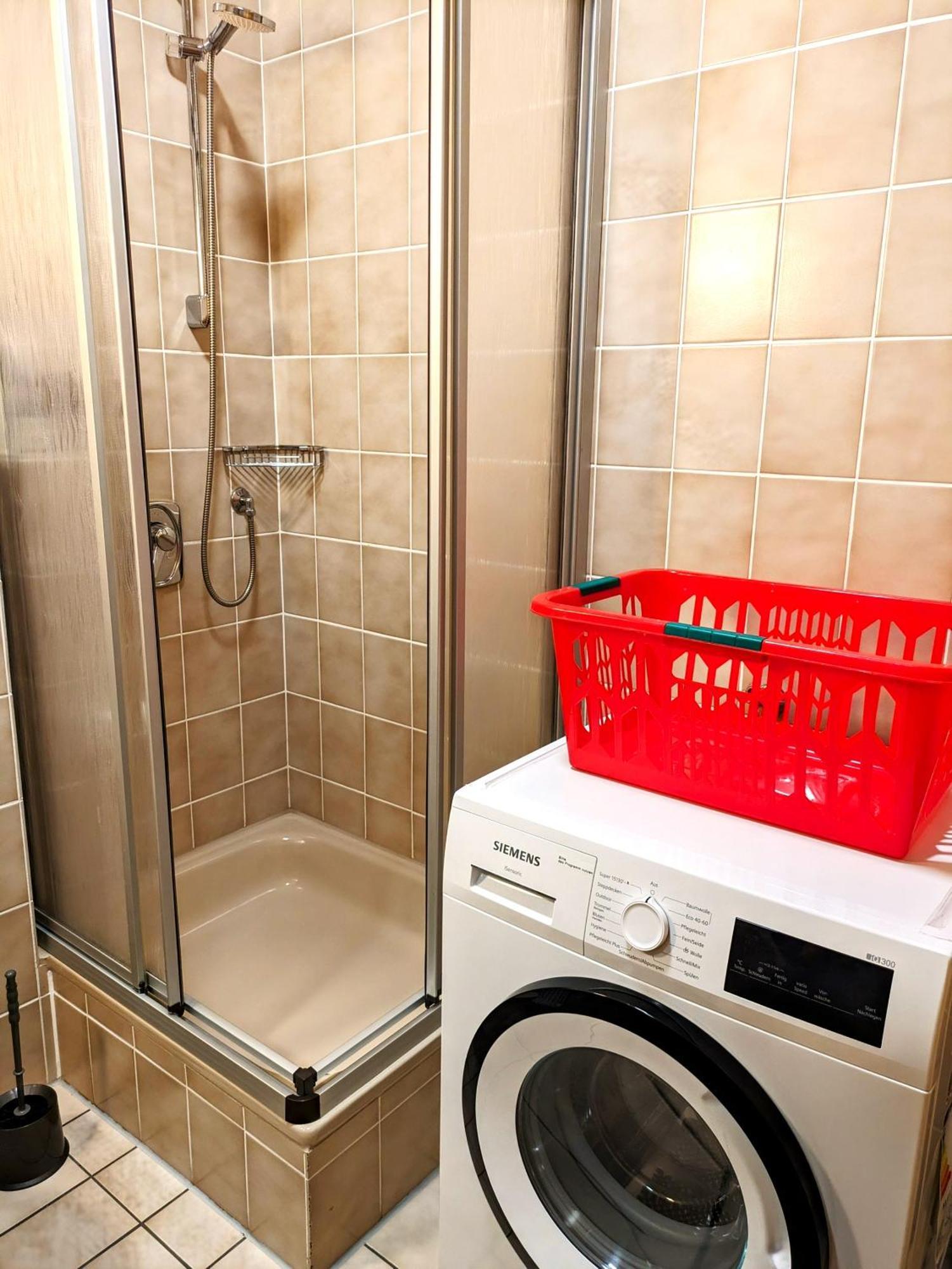 4 Zimmer Geraeumige Und Ruhig Gelegene Ferien- Und Monteurwohnung Nur Fuer Sie Allein Aujvari Vermietungen Spiegelberg Luaran gambar