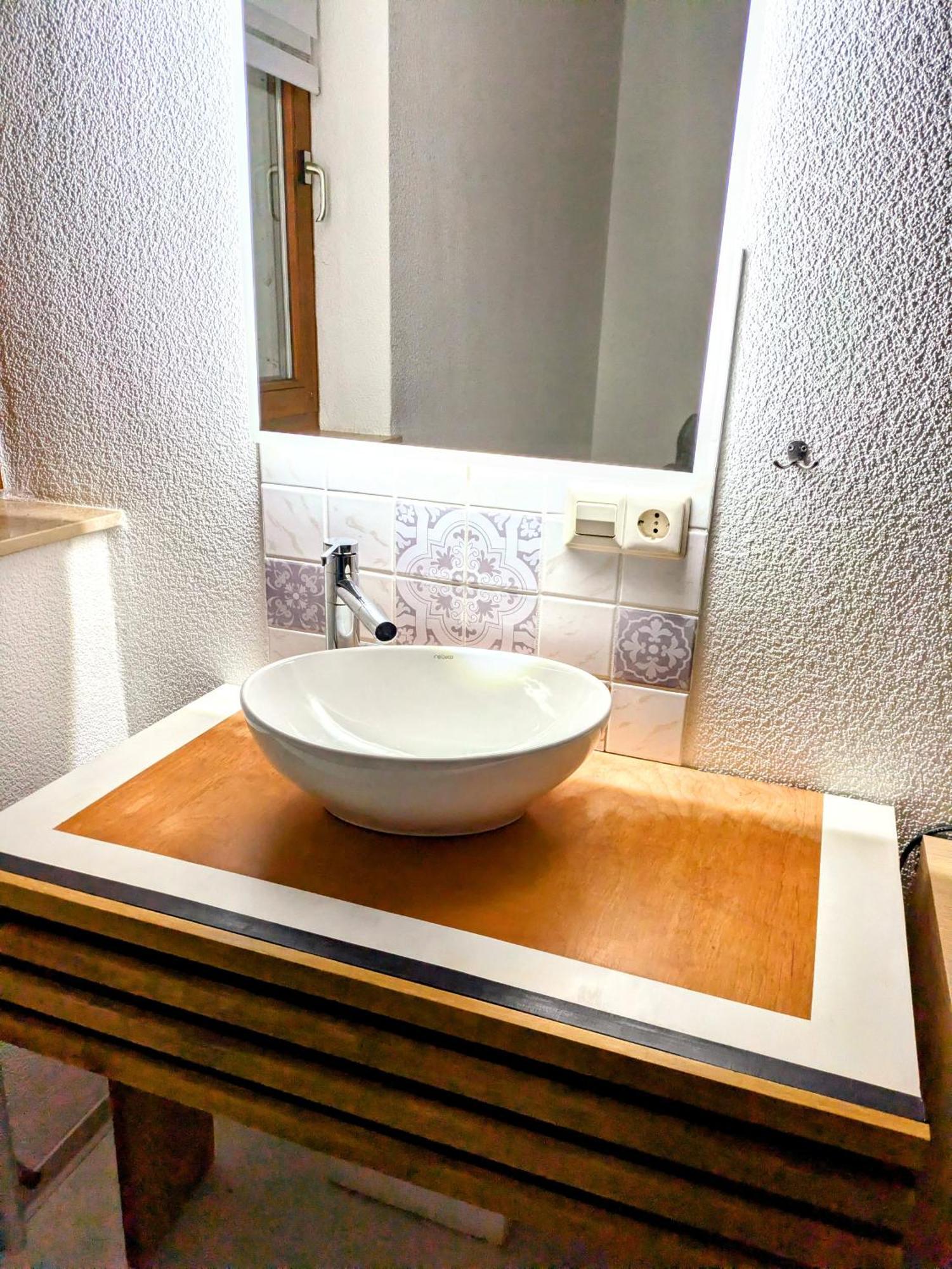 4 Zimmer Geraeumige Und Ruhig Gelegene Ferien- Und Monteurwohnung Nur Fuer Sie Allein Aujvari Vermietungen Spiegelberg Luaran gambar