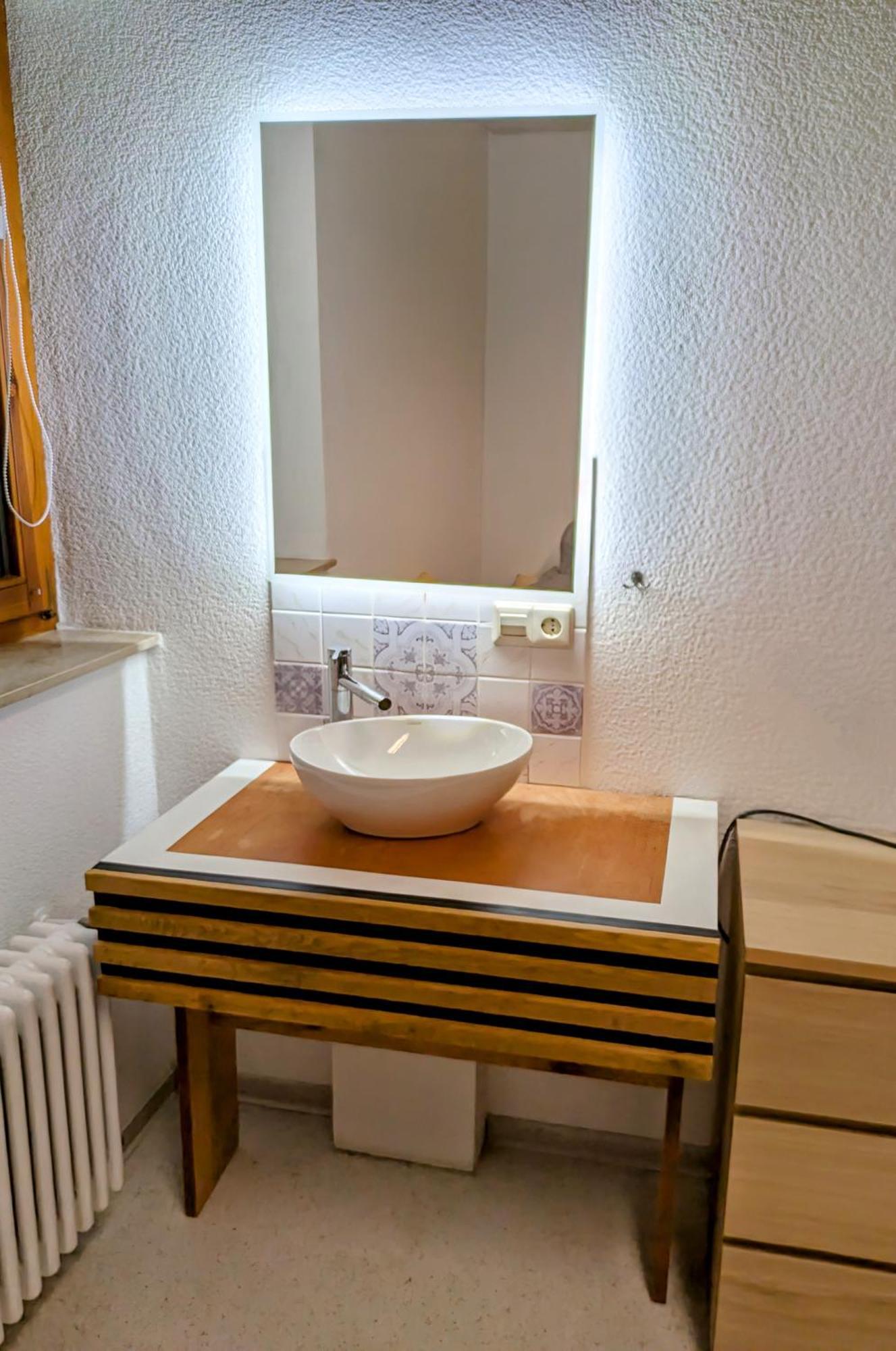 4 Zimmer Geraeumige Und Ruhig Gelegene Ferien- Und Monteurwohnung Nur Fuer Sie Allein Aujvari Vermietungen Spiegelberg Luaran gambar